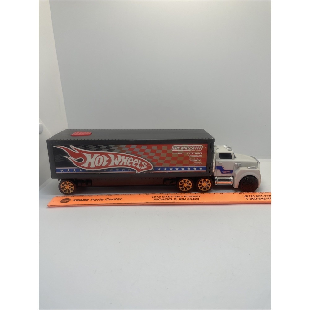 Hot Wheels Fast Track Car Hauler And Launcher 2008